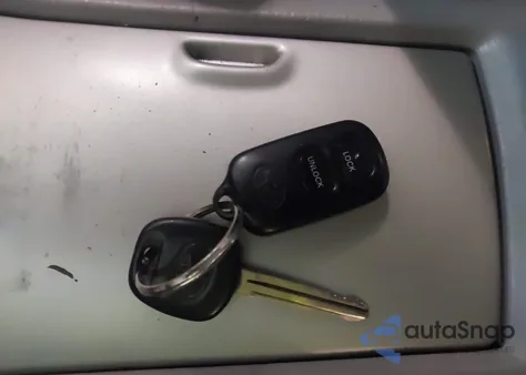 2005 Toyota Highlander V6 from USA, damaged, VIN JTEEP21A850108373